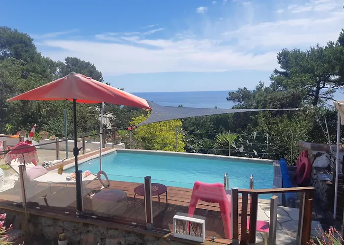 Haut De Villa Au Mont St Clair Vue Exceptionnelle Mer Et Foret Terrasses, Piscine, Petanque, Solarium Prives